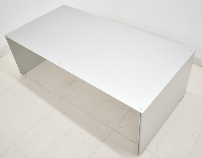 【中古】Cassina ixc. AIR FRAME センターローテーブル ガラス天板付 W1205 2024070403【中古オフィス家具】