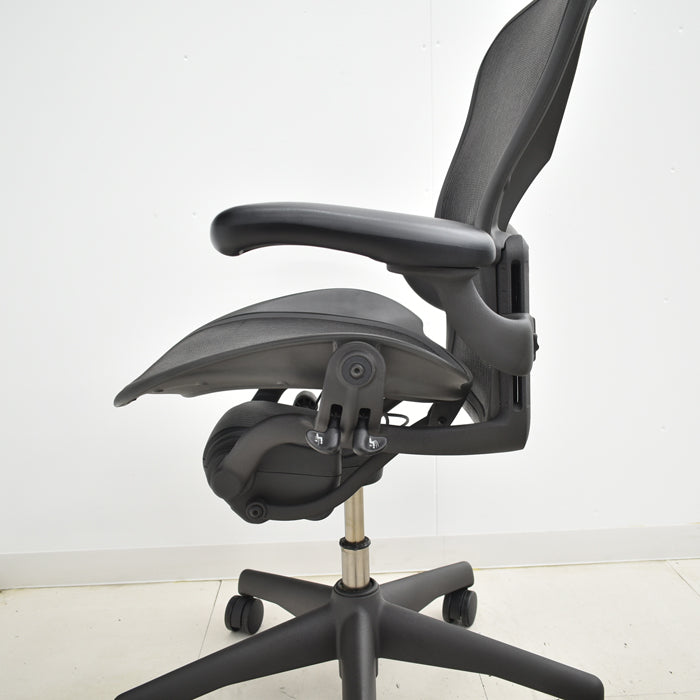 【中古】ハーマンミラー アーロンチェア Bサイズ フル装備 ランバーサポート 2024071101【中古オフィス家具】