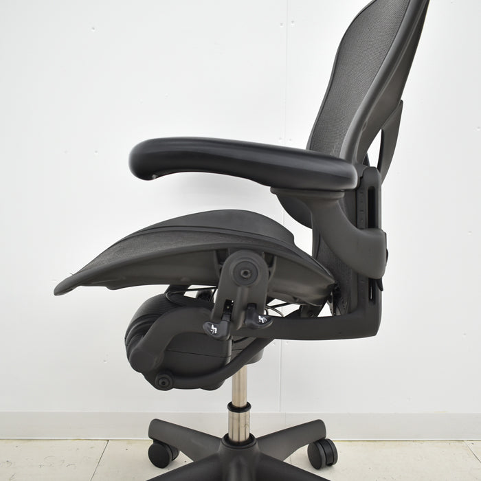 【中古】ハーマンミラー アーロンチェア Bサイズ フル装備 ポスチャーフィット 肘レバータイプ 2024073002【中古オフィス家具】