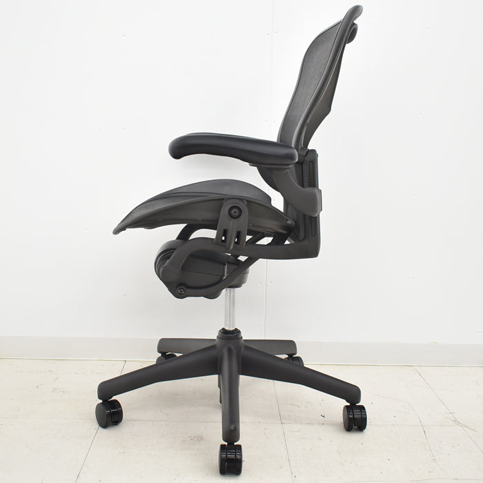 【中古】ハーマンミラー アーロンチェア Bサイズ スタンダード 2024073004【中古オフィス家具】
