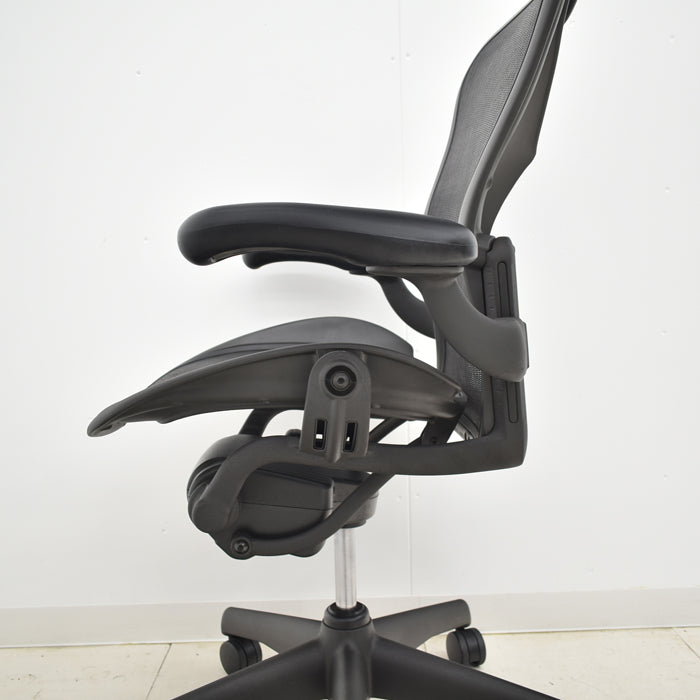 【中古】ハーマンミラー アーロンチェア Bサイズ スタンダード 2024073004【中古オフィス家具】