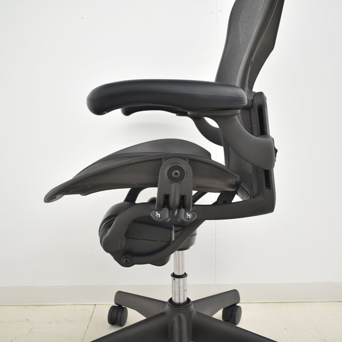 【中古】ハーマンミラー アーロンチェア Bサイズ フル装備 ランバーサポート 2024073007【中古オフィス家具】