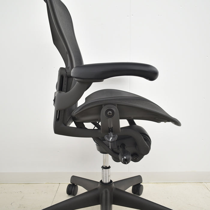 【中古】ハーマンミラー アーロンチェア Bサイズ フル装備 ランバーサポート 2024073007【中古オフィス家具】