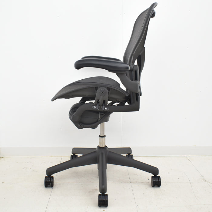 【中古】ハーマンミラー アーロンチェア Bサイズ フル装備 ポスチャーフィット 肘レバータイプ 2024082302【中古オフィス家具】