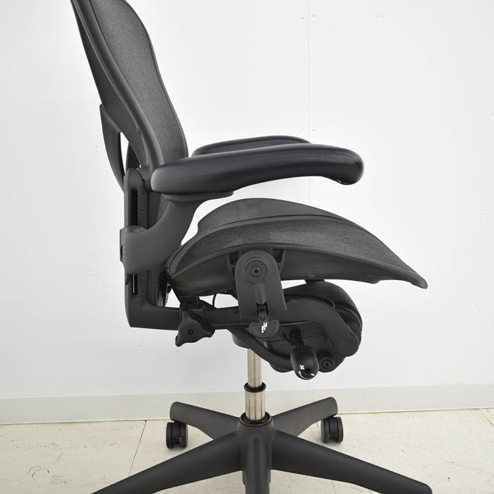 【中古】ハーマンミラー アーロンチェア Bサイズ フル装備 ポスチャーフィット 肘レバータイプ 2024082302【中古オフィス家具】