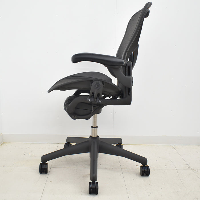 【中古】ハーマンミラー アーロンチェア Bサイズ フル装備 ポスチャーフィット 肘レバータイプ 2024082304【中古オフィス家具】