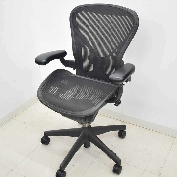 【中古】ハーマンミラー アーロンチェア Bサイズ フル装備 ポスチャーフィット 肘レバータイプ 2024083004【中古オフィス家具】