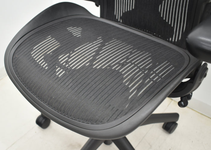 【中古】ハーマンミラー アーロンチェア Bサイズ フル装備 ポスチャーフィット 肘レバータイプ 2024083004【中古オフィス家具】