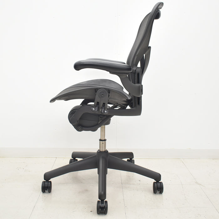 【中古】ハーマンミラー アーロンチェア Bサイズ フル装備 ポスチャーフィット 肘レバータイプ 2024083004【中古オフィス家具】