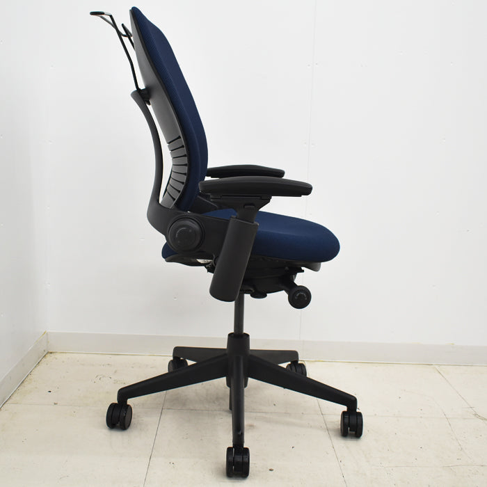 【中古】スチールケース リープV2 可動肘 ハンガー付 2024090605【中古オフィス家具】