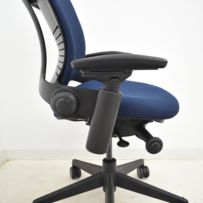 【中古】スチールケース リープV2 可動肘 ハンガー付 2024090605【中古オフィス家具】