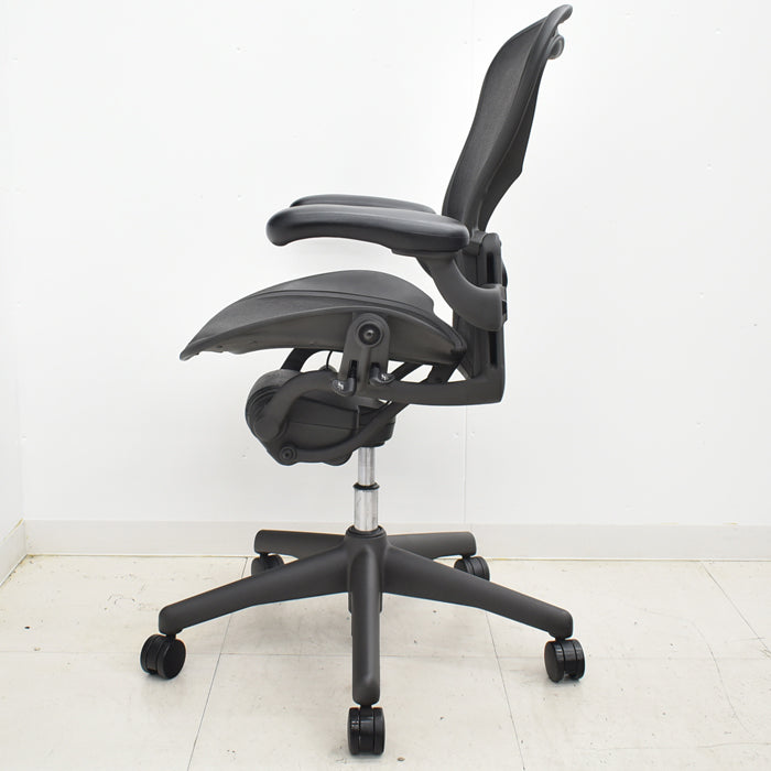 【中古】ハーマンミラー  アーロンチェア Bサイズ フル装備 ランバーサポート 肘ダイヤルタイプ 2024091801【中古オフィス家具】