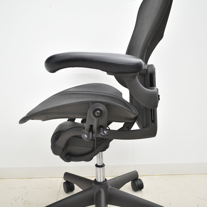 【中古】ハーマンミラー  アーロンチェア Bサイズ フル装備 ランバーサポート 肘ダイヤルタイプ 2024091801【中古オフィス家具】