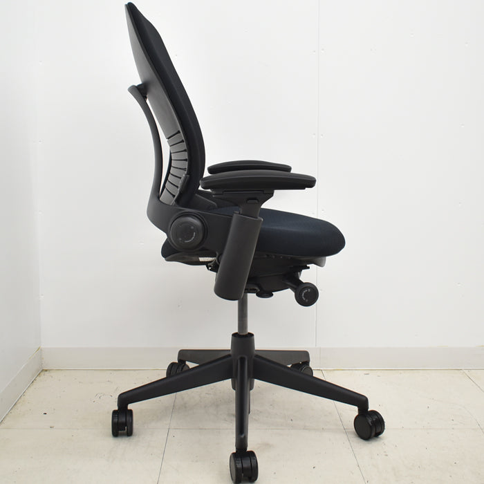 【中古】スチールケース リープV2 ランバーサポート USモデル 2024092502【中古オフィス家具】