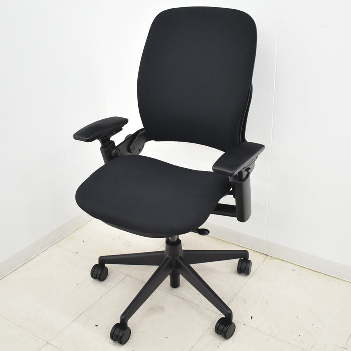【中古】スチールケース リープV2 可動肘 USモデル 2024092503【中古オフィス家具】