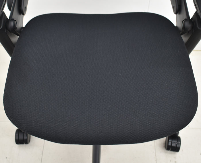 【中古】スチールケース リープV2 可動肘 USモデル 2024092503【中古オフィス家具】