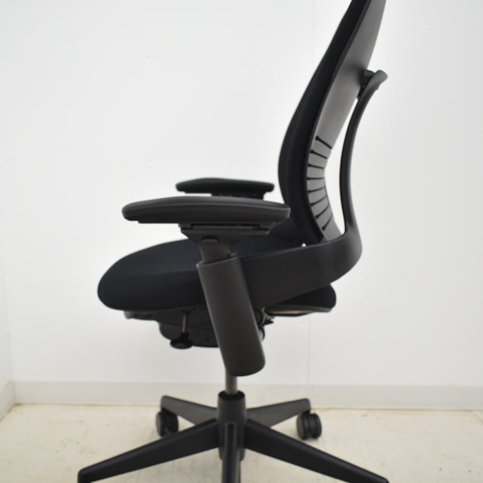 【中古】スチールケース リープV2 可動肘 USモデル 2024092503【中古オフィス家具】