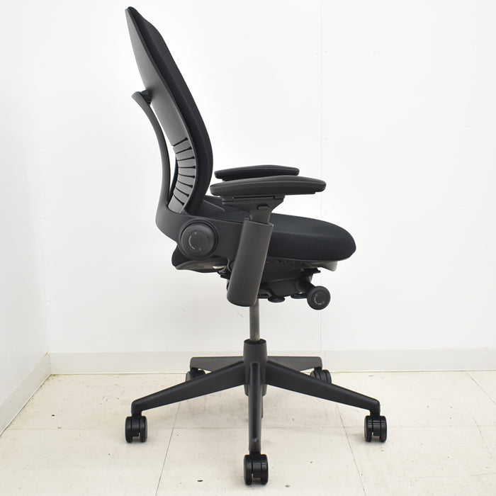 【中古】スチールケース リープV2 可動肘 USモデル 2024092503【中古オフィス家具】