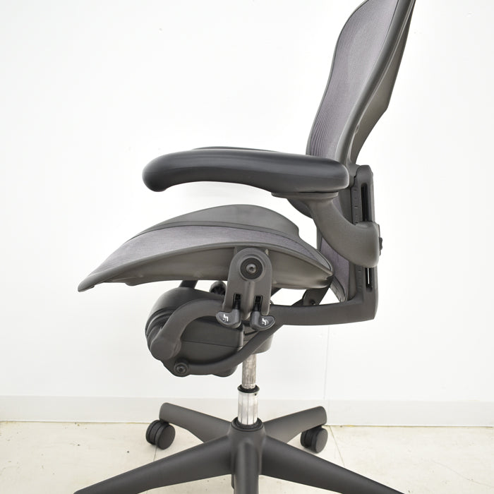 【中古】ハーマンミラー アーロンチェア Bサイズ フル装備 ランバーサポート 2024110702【中古オフィス家具】