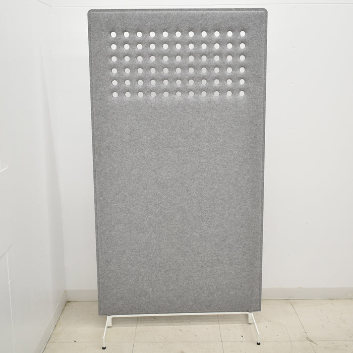 【中古】オカムラ ライブスパネル パーティション 丸穴模様 W900 2024110704【中古オフィス家具】