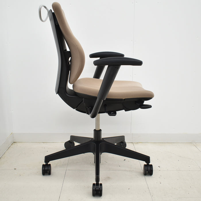 【中古】イトーキ カシコチェア 可動肘 ハンガー 2018年製 2024110802【中古オフィス家具】