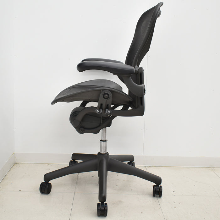 【中古】ハーマンミラー アーロンチェア Bサイズ フル装備 2024111202【中古オフィス家具】