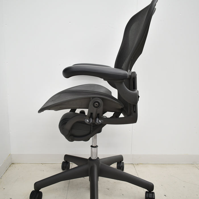 【中古】ハーマンミラー アーロンチェア Bサイズ フル装備 2024111202【中古オフィス家具】