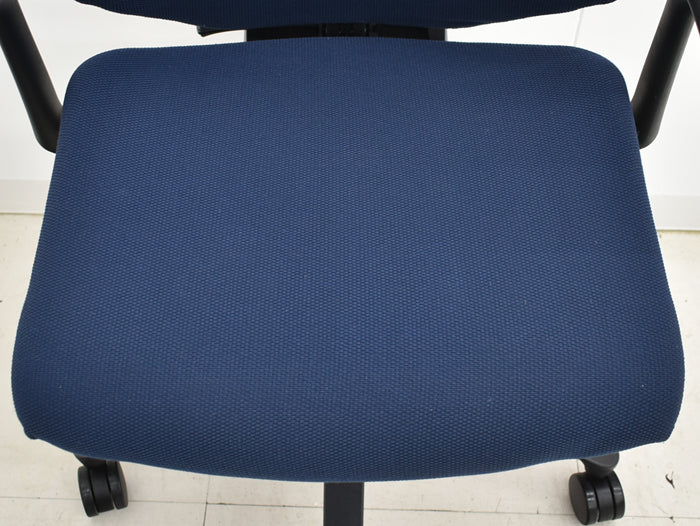 【中古】イトーキ f・エフチェア ローバック 固定肘 2024112705【中古オフィス家具】