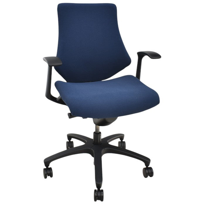 【中古】イトーキ f・エフチェア ローバック 固定肘 2024112705【中古オフィス家具】