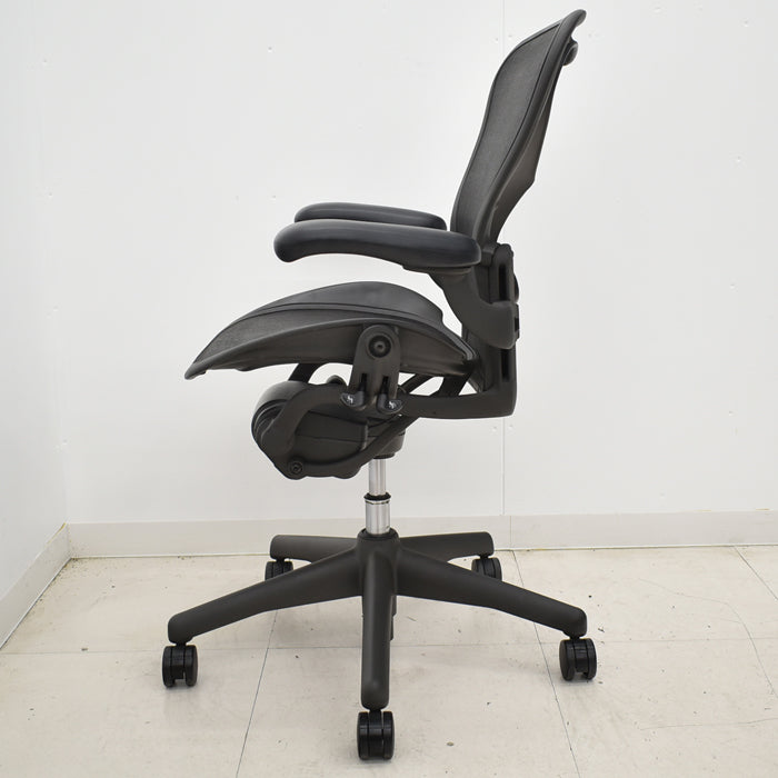 【中古】ハーマンミラー アーロンチェア Bサイズ フル装備 ランバーサポート 2024112802【中古オフィス家具】