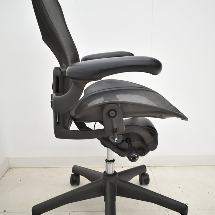【中古】ハーマンミラー アーロンチェア Bサイズ フル装備 ランバーサポート 2024112802【中古オフィス家具】