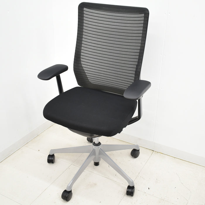 【中古】オカムラ コーラルチェア ハイバック 固定肘 シルバー脚 2024120704【中古オフィス家具】