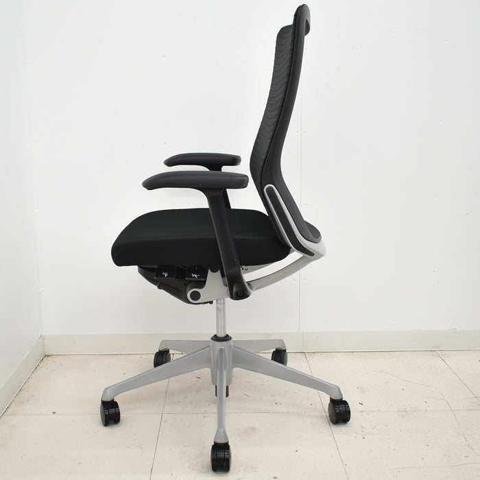 【中古】オカムラ コーラルチェア ハイバック 固定肘 シルバー脚 2024120704【中古オフィス家具】
