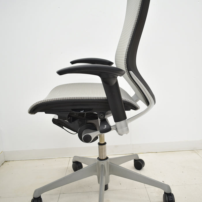 【中古】オカムラ バロン エクストラハイバック 固定ヘッドレスト 可動肘(肘パット新品)2024122304【中古オフィス家具】