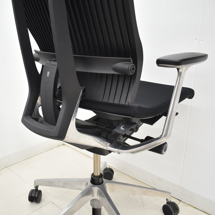 【中古】イトーキ スピーナ 固定肘 エラストマーバック ポリッシュ アクティブランバーサポート 2024122305【中古オフィス家具】