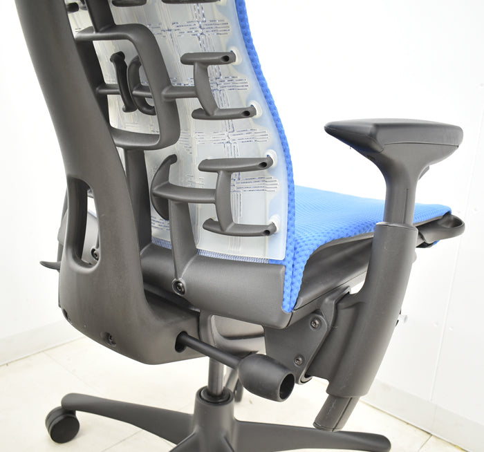 【中古】ハーマンミラー エンボディチェア 可動肘 2025010602【中古オフィス家具】