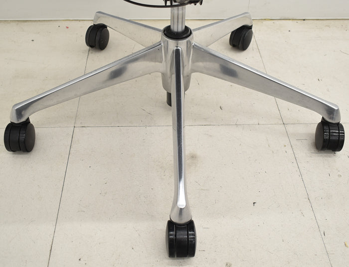 【中古】オカムラ バロン ローバック 固定肘(新型肘パット)ポリッシュ 2025012303【中古オフィス家具】
