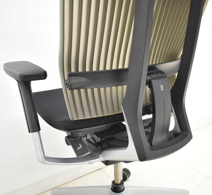 【中古】イトーキ スピーナ 可動肘 エラストマーバック ランバーサポート シルバー脚 2025020301【中古オフィス家具】