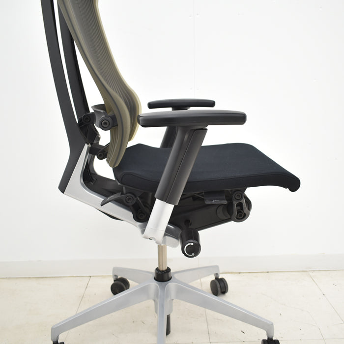 【中古】イトーキ スピーナ 可動肘 エラストマーバック ランバーサポート シルバー脚 2025020301【中古オフィス家具】