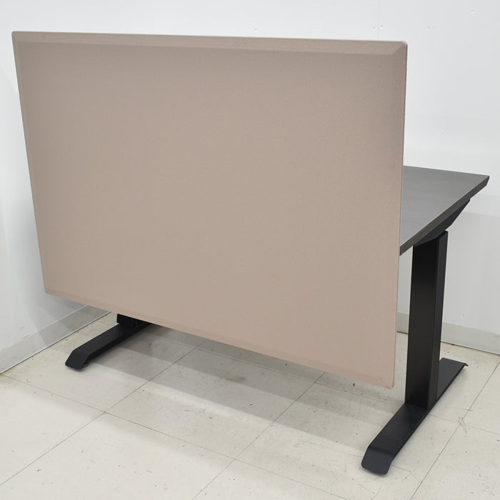 【中古】コクヨ シークエンス 電動昇降デスク デスクトップパネル付 ベーシックレバータイプ 船底天板 2021年製 幅1150 2025021201【中古オフィス家具】