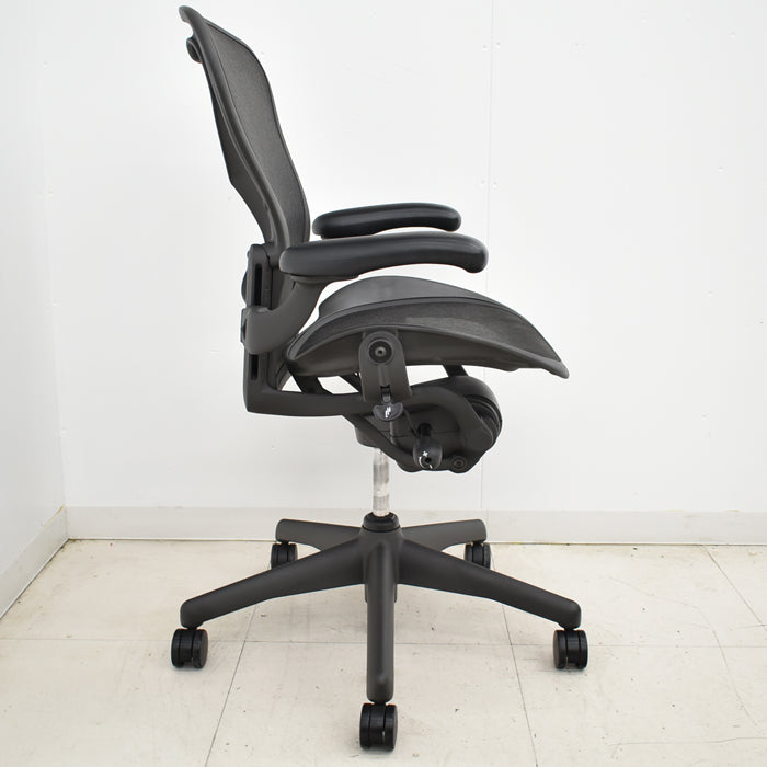 【中古】ハーマンミラー アーロンチェア Bサイズ 可動肘 リクライニング範囲調整 ランバーサポート 2025021803【中古オフィス家具】
