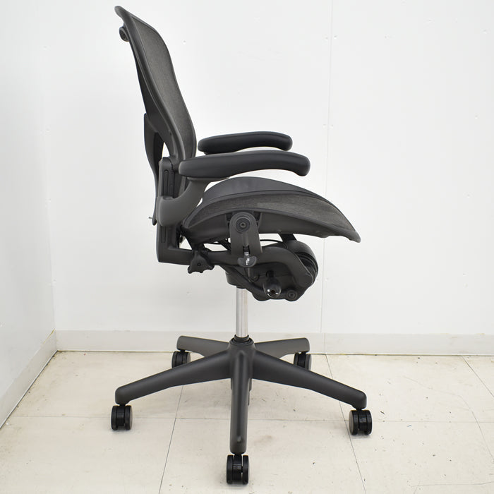 【中古】ハーマンミラー アーロンチェア Bサイズ ポスチャーフィット 固定肘 リクライニング範囲調整 2025022001【中古オフィス家具】
