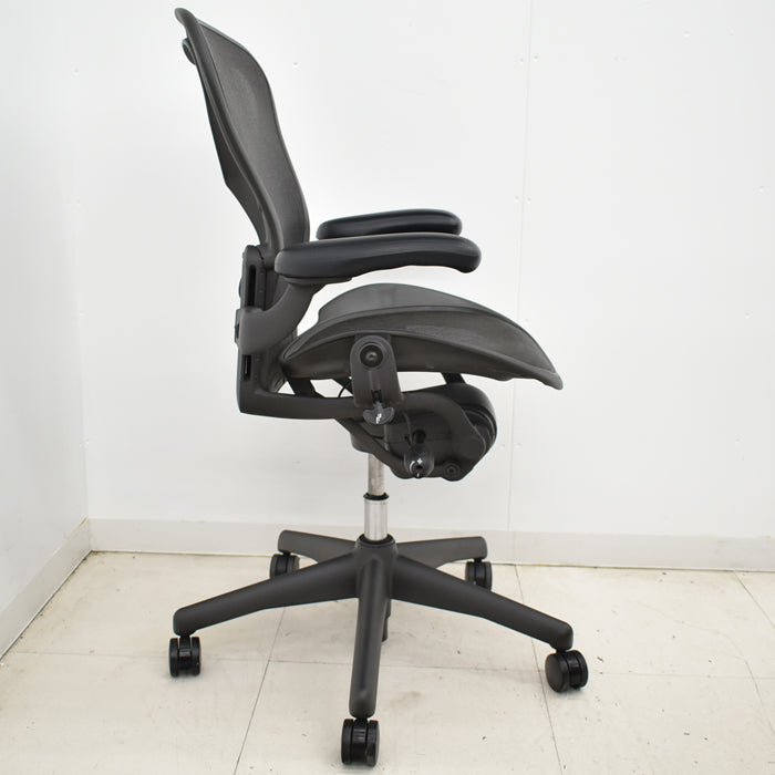 【中古】ハーマンミラー アーロンチェア Bサイズ フル装備 ランバーサポート 2025022004【中古オフィス家具】