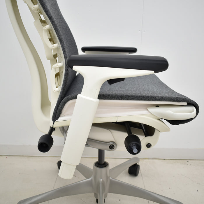 【中古】ハーマンミラー エンボディチェア 可動肘 2025022702【中古オフィス家具】