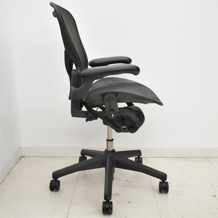 【中古】ハーマンミラー アーロンチェア Bサイズ フル装備 ランバーサポート 固定肘タイプ 2025031003【中古オフィス家具】