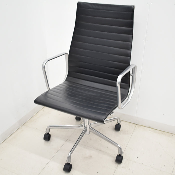【中古】ハーマンミラー イームズ ソフトパッドエグゼクティブチェア ポリッシュ 革張り 2025032606【中古オフィス家具】