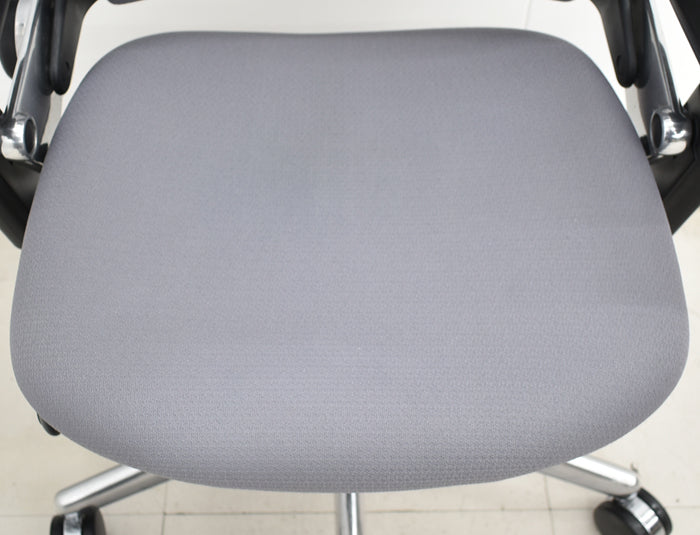 【中古】スチールケース リープV2 可動肘 ランバーサポート ポリッシュ ヘッドレスト USモデル ポリッシュ 2025040803【中古オフィス家具】