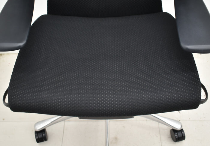 【中古】ハーマンミラー エンボディチェア 可動肘 ポリッシュ 2025040904【中古オフィス家具】