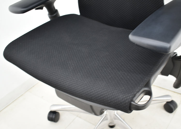 【中古】ハーマンミラー エンボディチェア 可動肘 ポリッシュ 2025040904【中古オフィス家具】