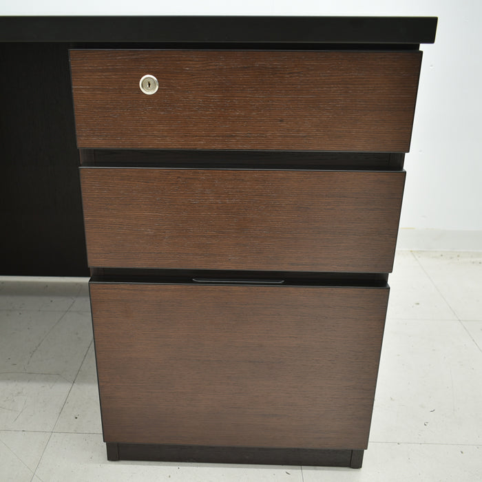 【中古】イトーキ X09シリーズ 役員用両袖机 W1600 2025041401【中古オフィス家具】